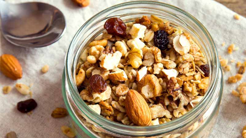 Cách chọn granola cho người ăn kiêng